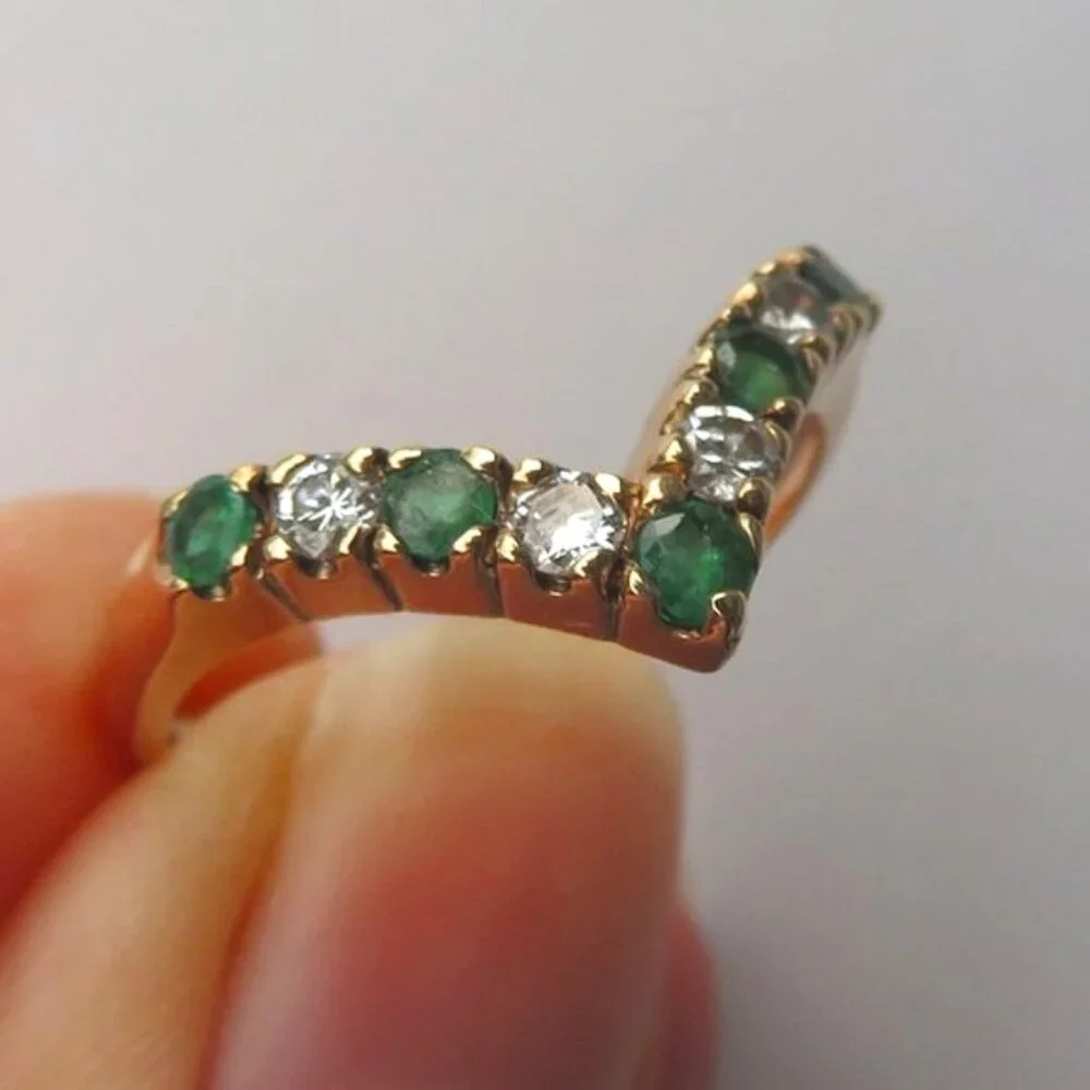 Genuine Diamonds Emeralds In Solid 14K V Chevron Ring Size 6.5